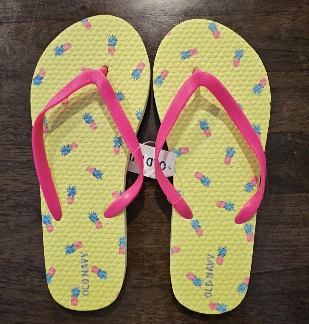 Old Navy Flip Flops size 3/4, Pineapples - NWT!